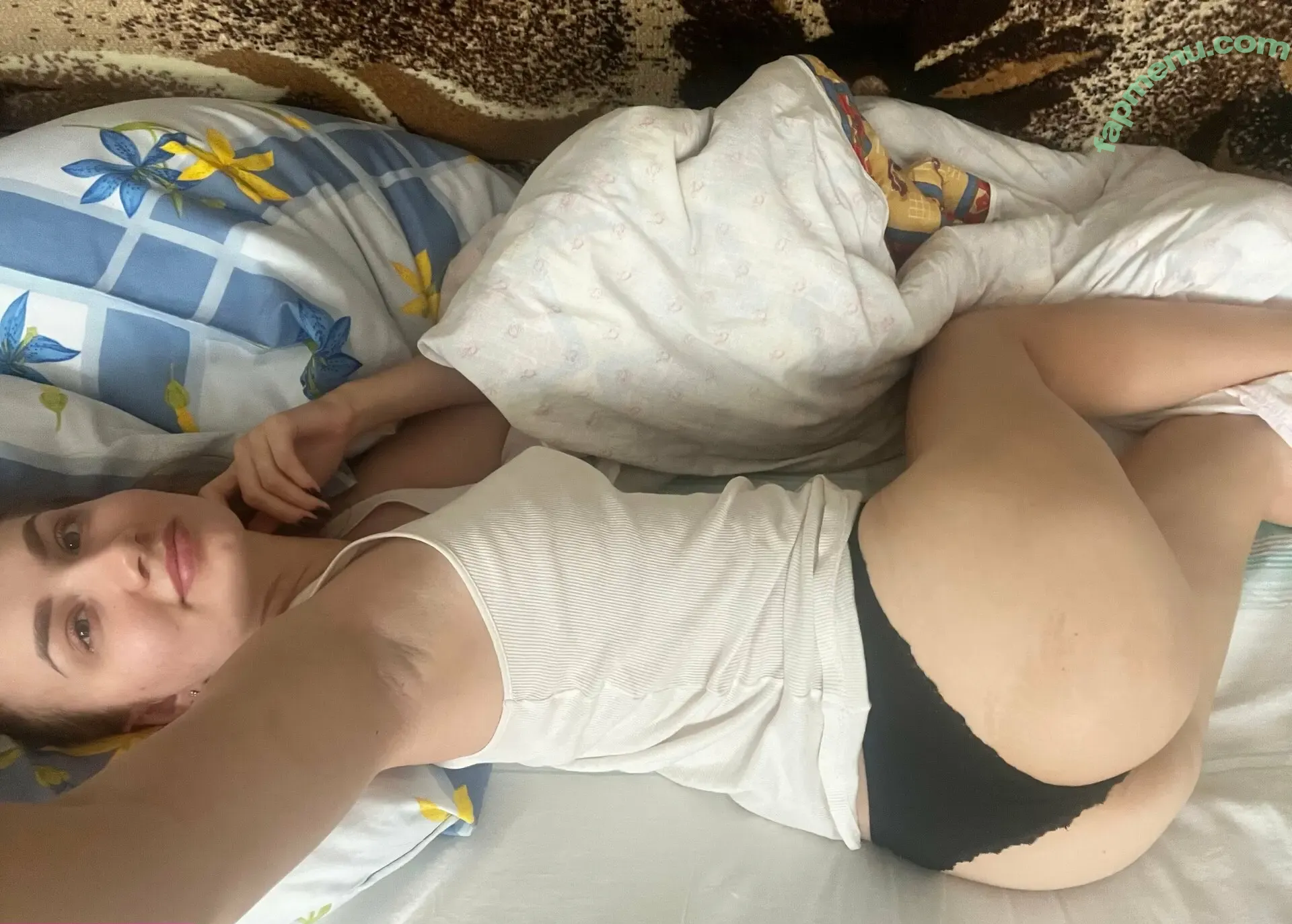 aria_blonde nude photo #0030 (messy.blonde)