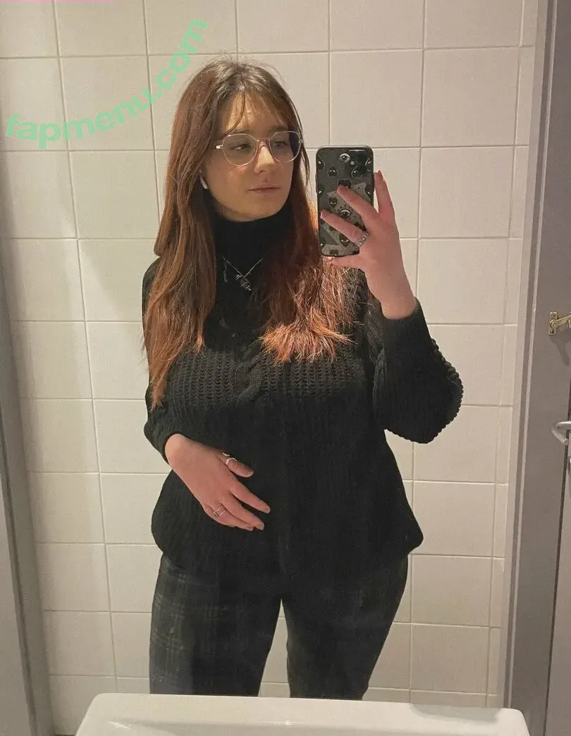 ariana nude photo #0024 (Arianalogia____ / arianagrande / arianamarie)