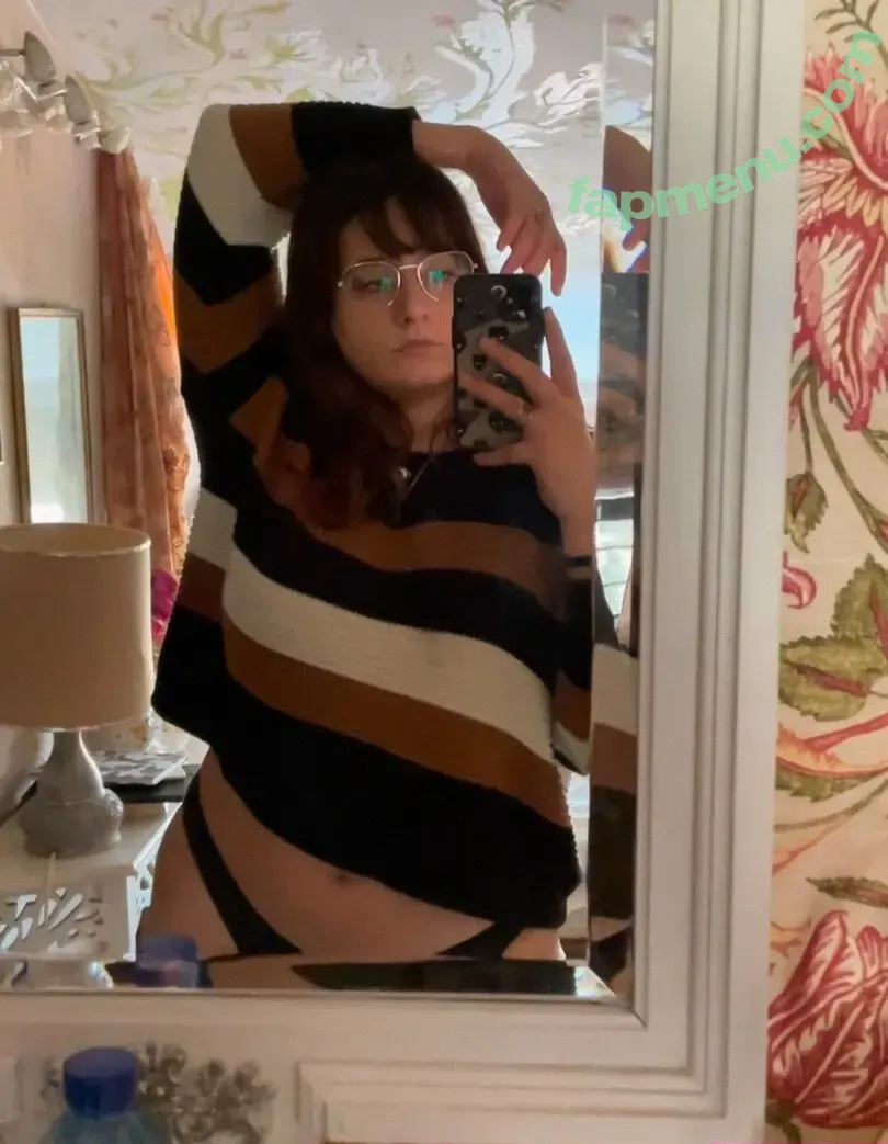 ariana nude photo #0062 (Arianalogia____ / arianagrande / arianamarie)