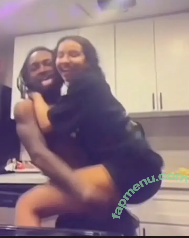 ariana nude photo #0078 (Arianalogia____ / arianamarie)