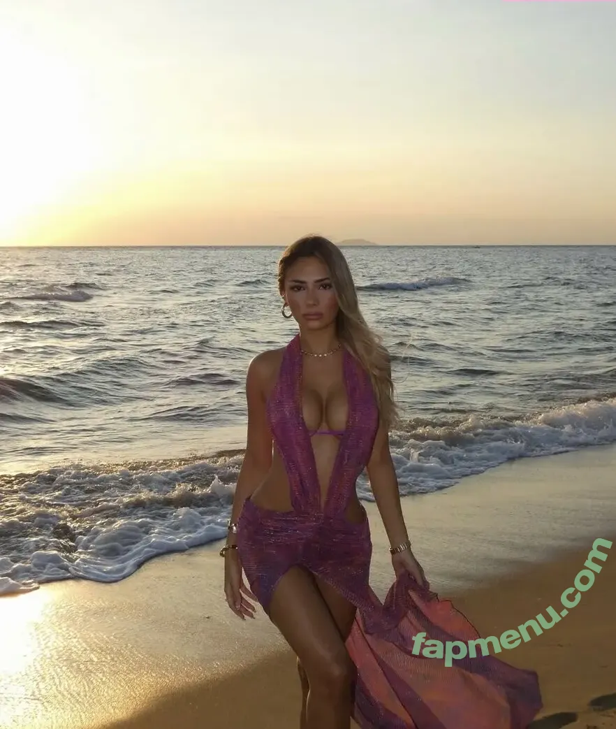 Ariana Ruiz nude photo #0018 (Ariana__Ruiz / aarianaruizz / ariluvz95)