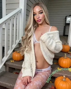  nude photo #0007