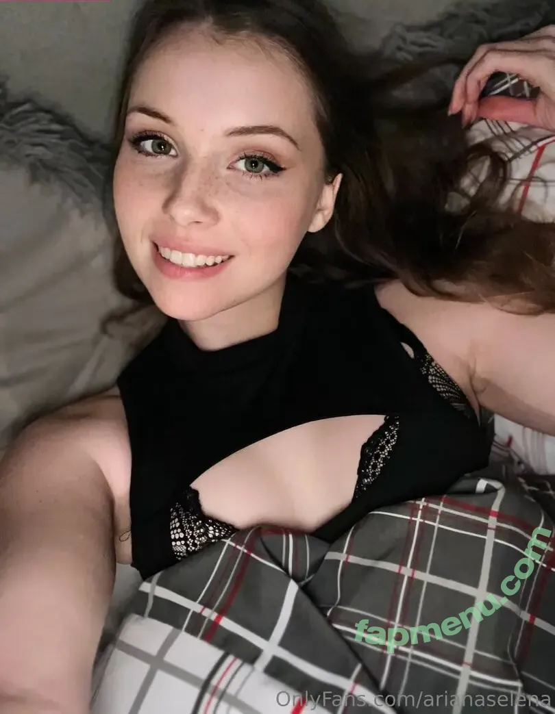 arianaselena nude photo #0010 (arianaselena)