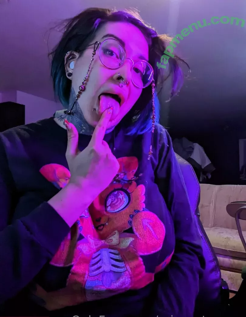 Ariane Saint Amour nude photo #1677 (ariane_st.amour)