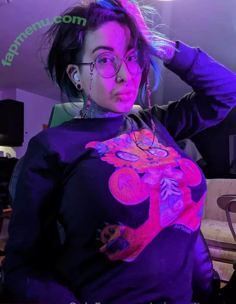 Ariane Saint Amour nude photo #1680 (ariane_st.amour)