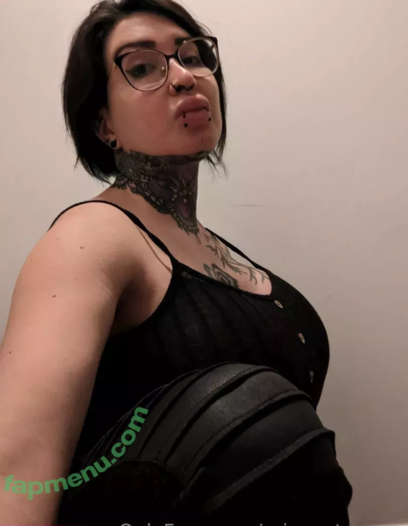 Ariane Saint Amour nude photo #1788 (ariane_st.amour)