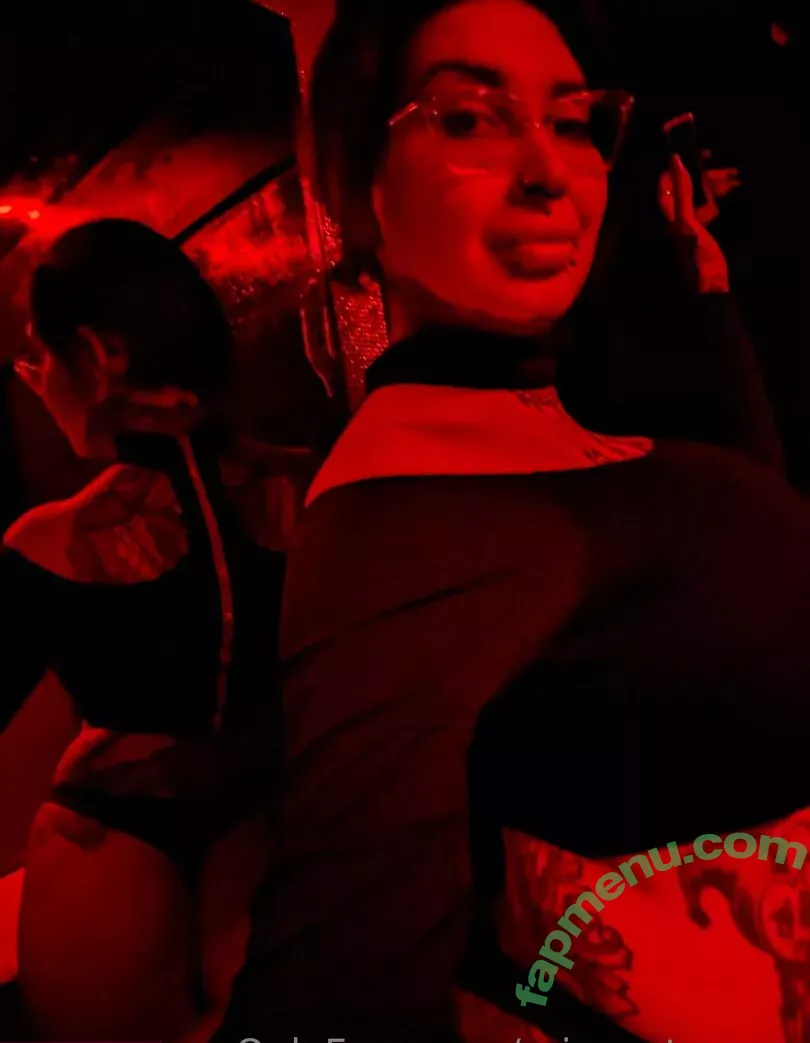 Ariane Saint Amour nude photo #1802 (ariane_st.amour)