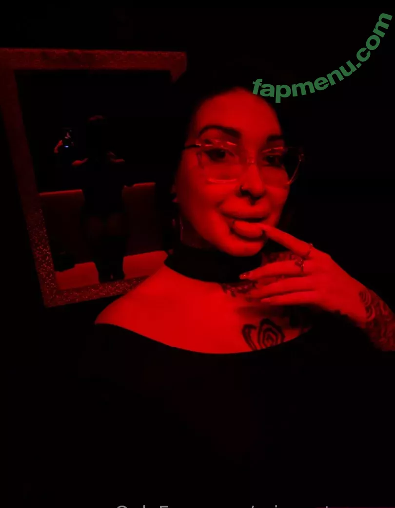 Ariane Saint Amour nude photo #1813 (ariane_st.amour)