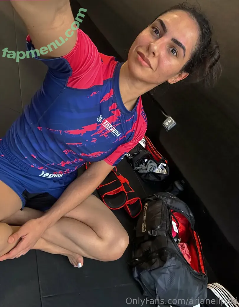 arianelipski nude photo #0020 (arianelipski)