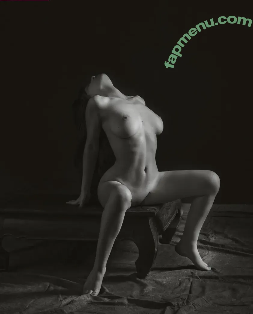 Arianna Gray nude photo #0004 (skorpiiioss Model / skorpiiioss_internationalmodel)