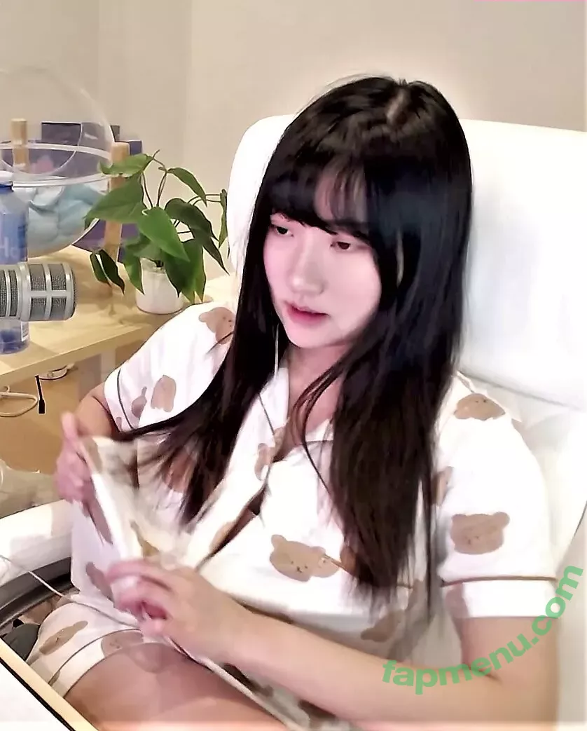 AriaSaki nude photo #1082 (annoyingaria)