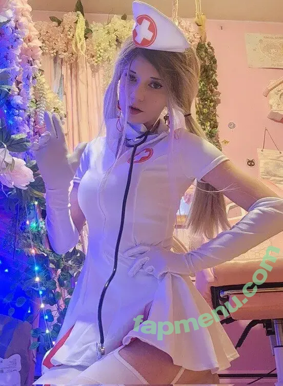 Ariel Harris nude photo #0059 (airrhead / its_betty_bish / mondomegabish / pinksox)