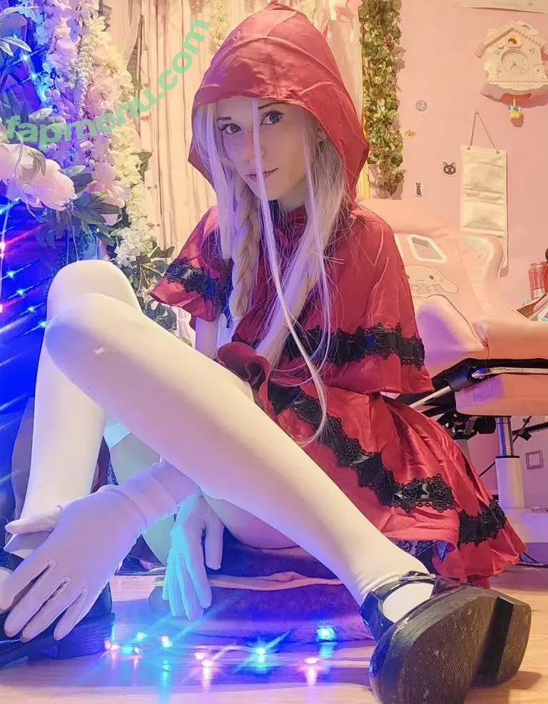 Ariel Harris nude photo #0063 (airrhead / its_betty_bish / mondomegabish / pinksox)