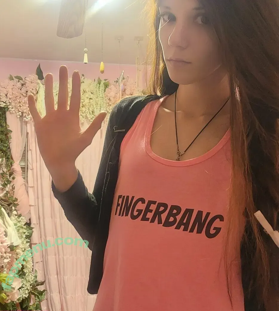 Ariel Harris nude photo #0066 (airrhead / its_betty_bish / mondomegabish / pinksox)