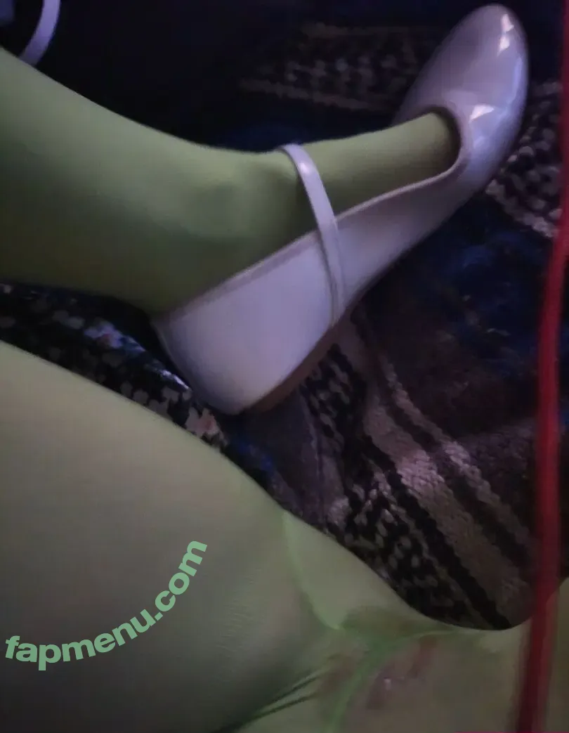 Ariel Harris nude photo #0071 (airrhead / its_betty_bish / mondomegabish / pinksox)