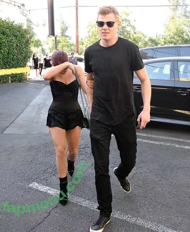 Ariel Winter nude photo #1265 (arielwinter / arielwinter1)