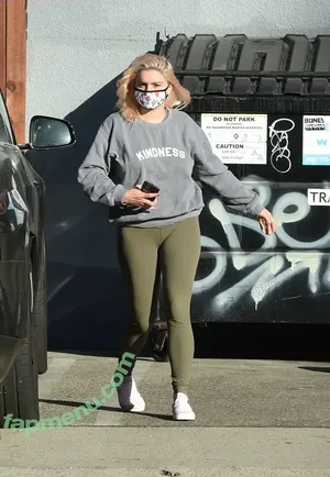 Ariel Winter / arielwinter nude photo #2180