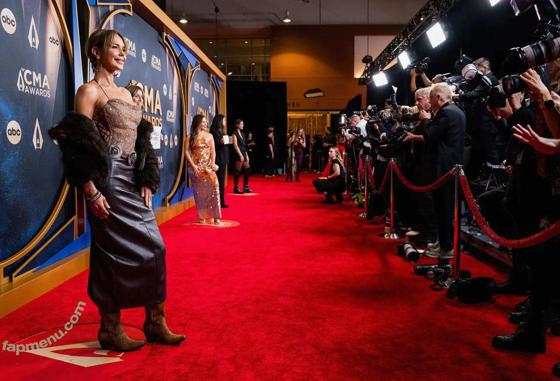 Arielle Kebbel nude photo #0163 (ariellekebbel)