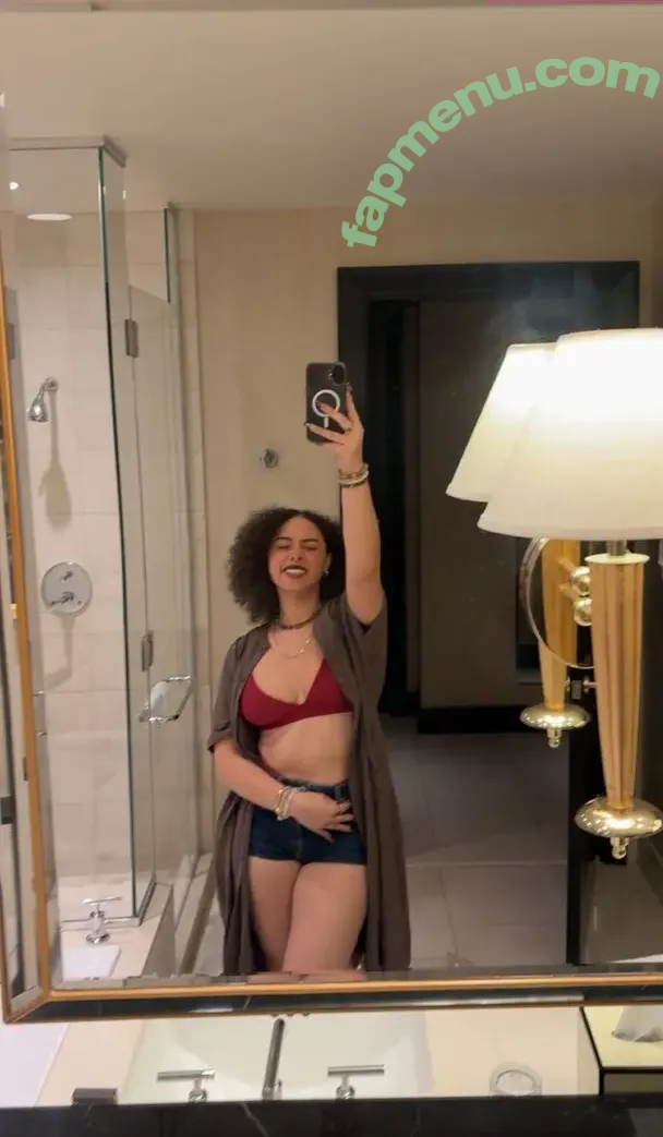 Arielle Tara nude photo #0015 (ArielleTara / Prissy Biscuit / arielletaraa / prissybiscuit)