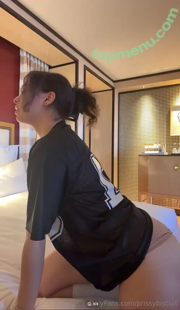 Arielle Tara nude photo #0027 (ArielleTara / Prissy Biscuit / arielletaraa / prissybiscuit)