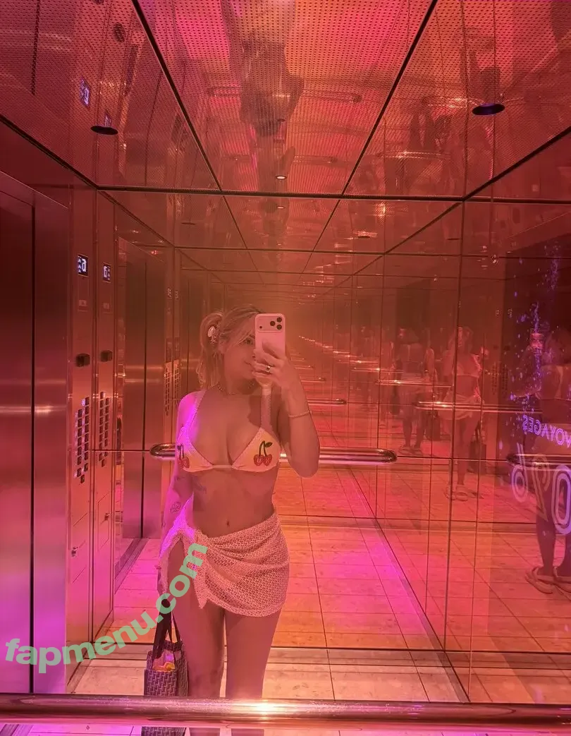 AriGameplays nude photo #0088 (ari_gameplays)