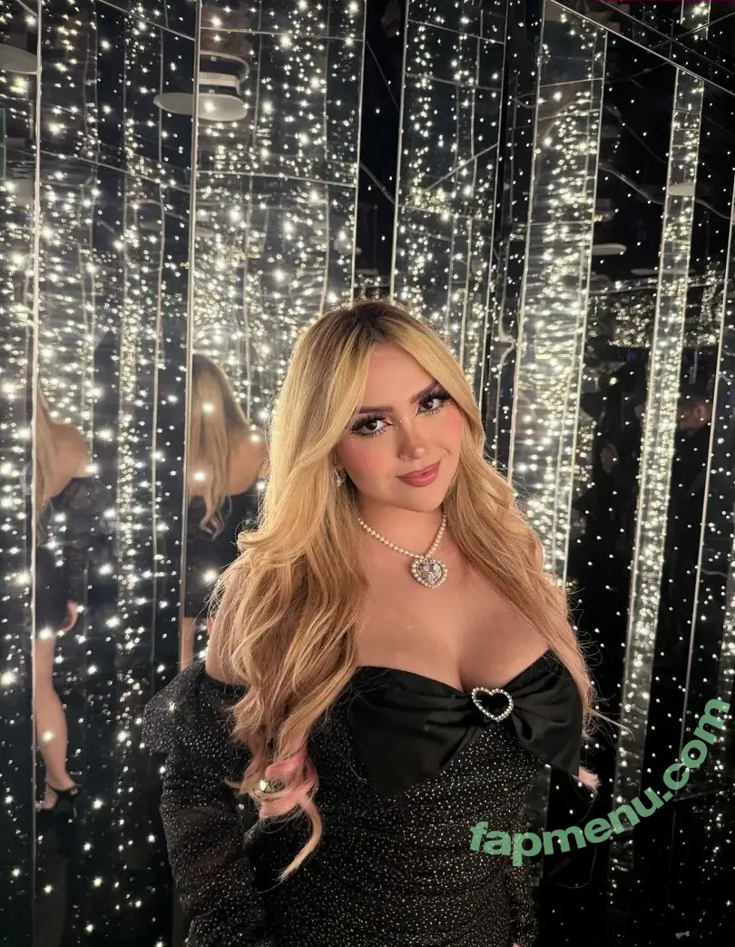 AriGameplays nude photo #0091 (ari_gameplays)