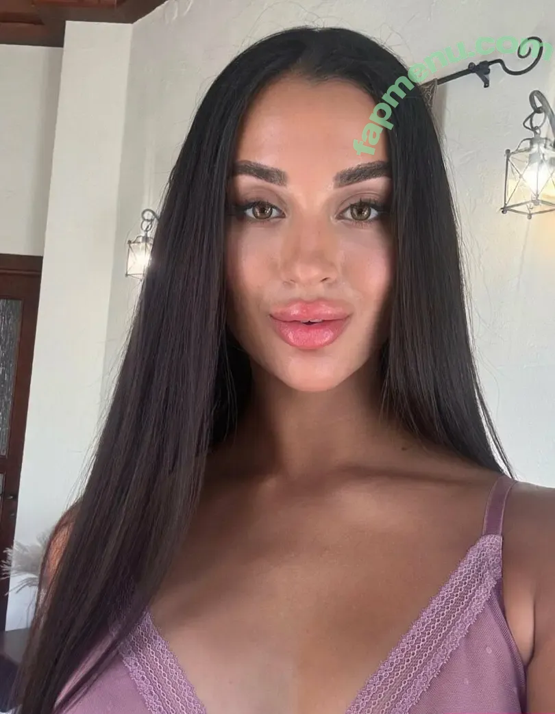 ariiiana nude photo #0002 (ariiiana.f)