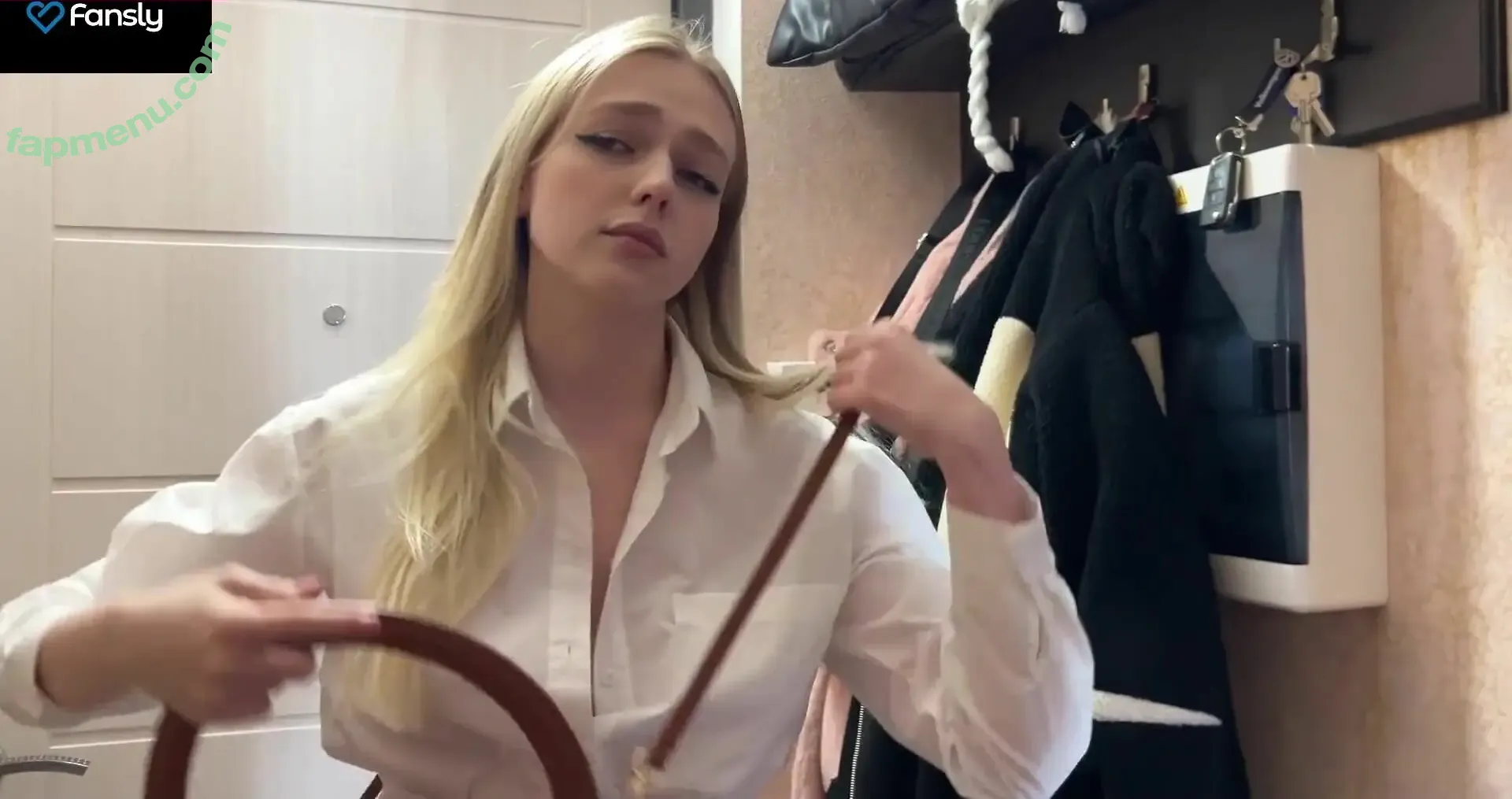 Arisha Mills nude photo #0004 (Arisha Mills)