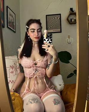 artbitch666 / huhlaynuh nude photo #0104