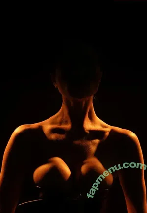  nude photo #0002