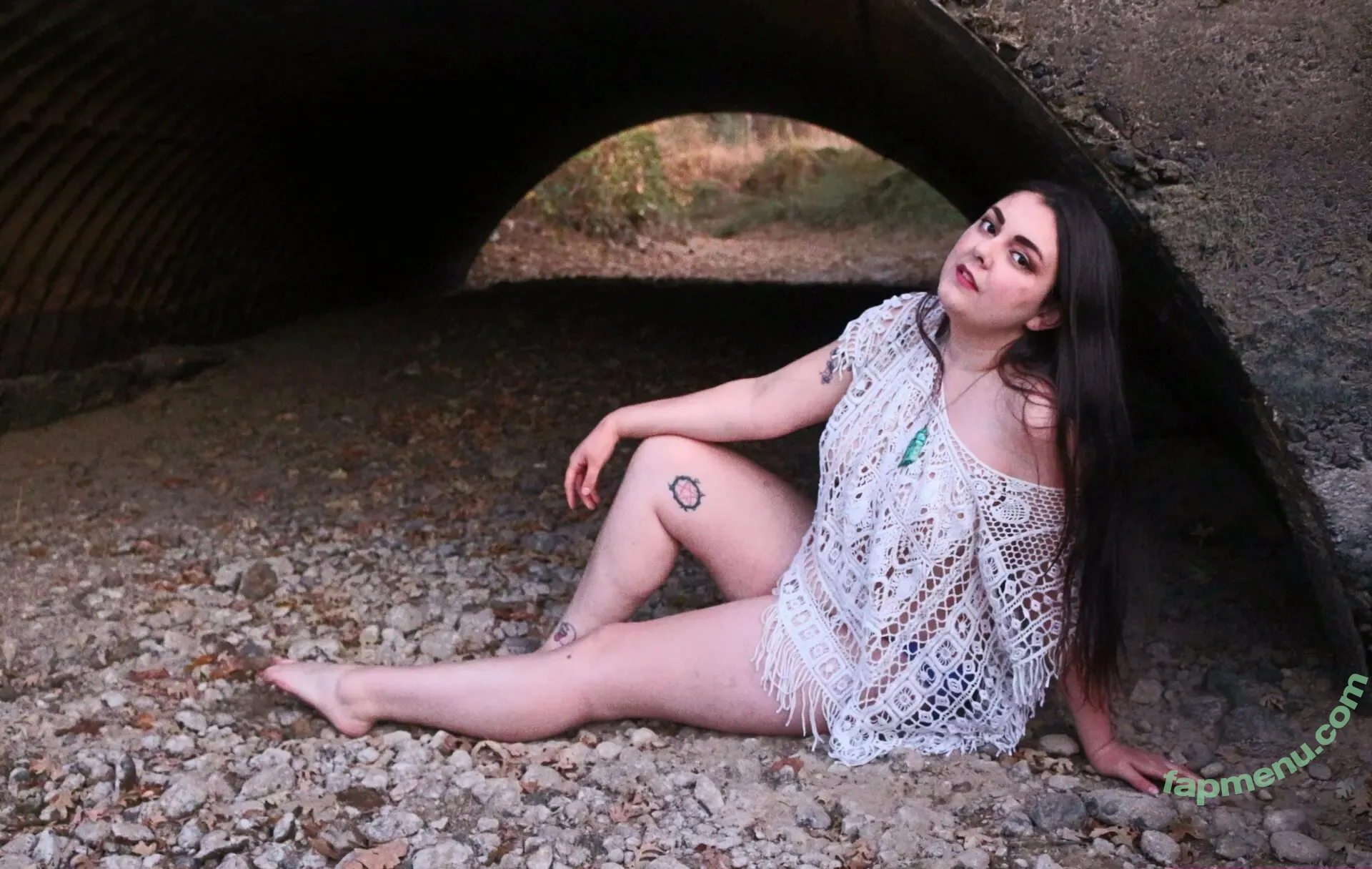 artful.defiance nude photo #0005 (artful.defiance)