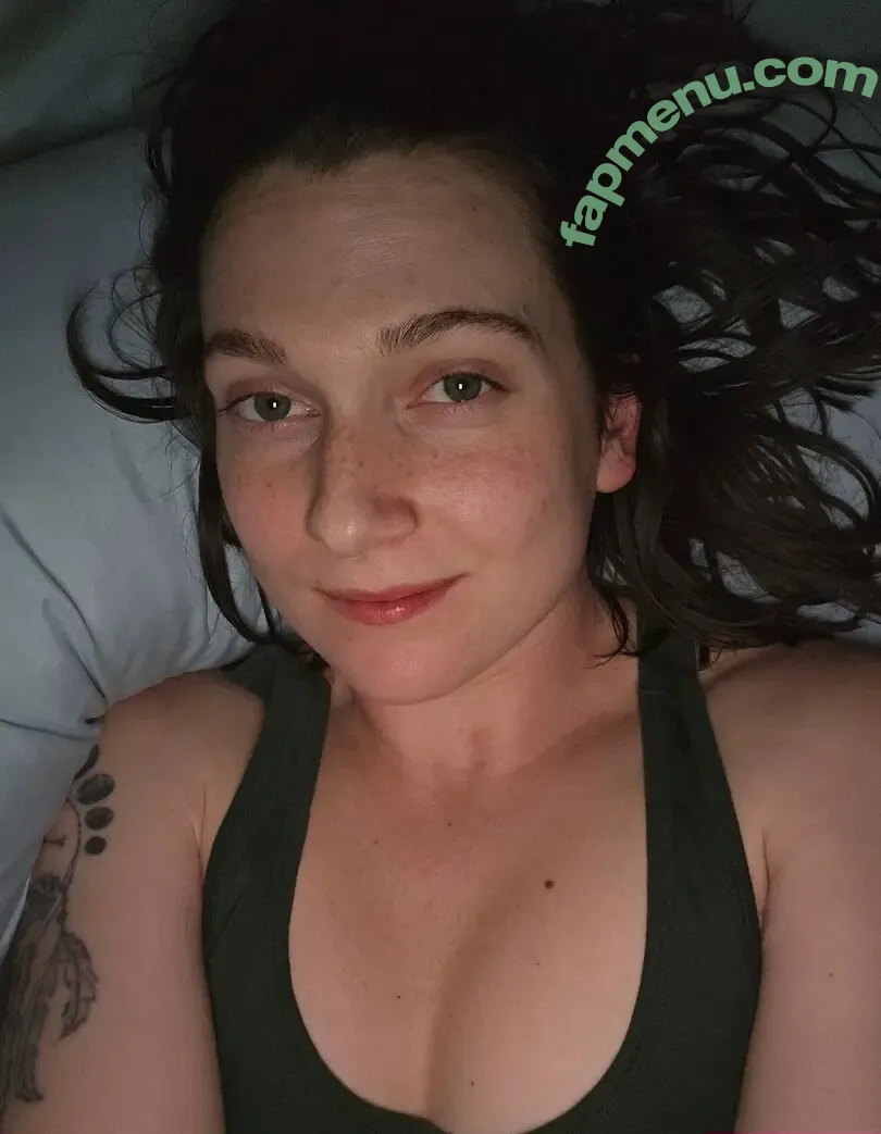 artiepaints nude photo #0002 (artiepaintsxo)