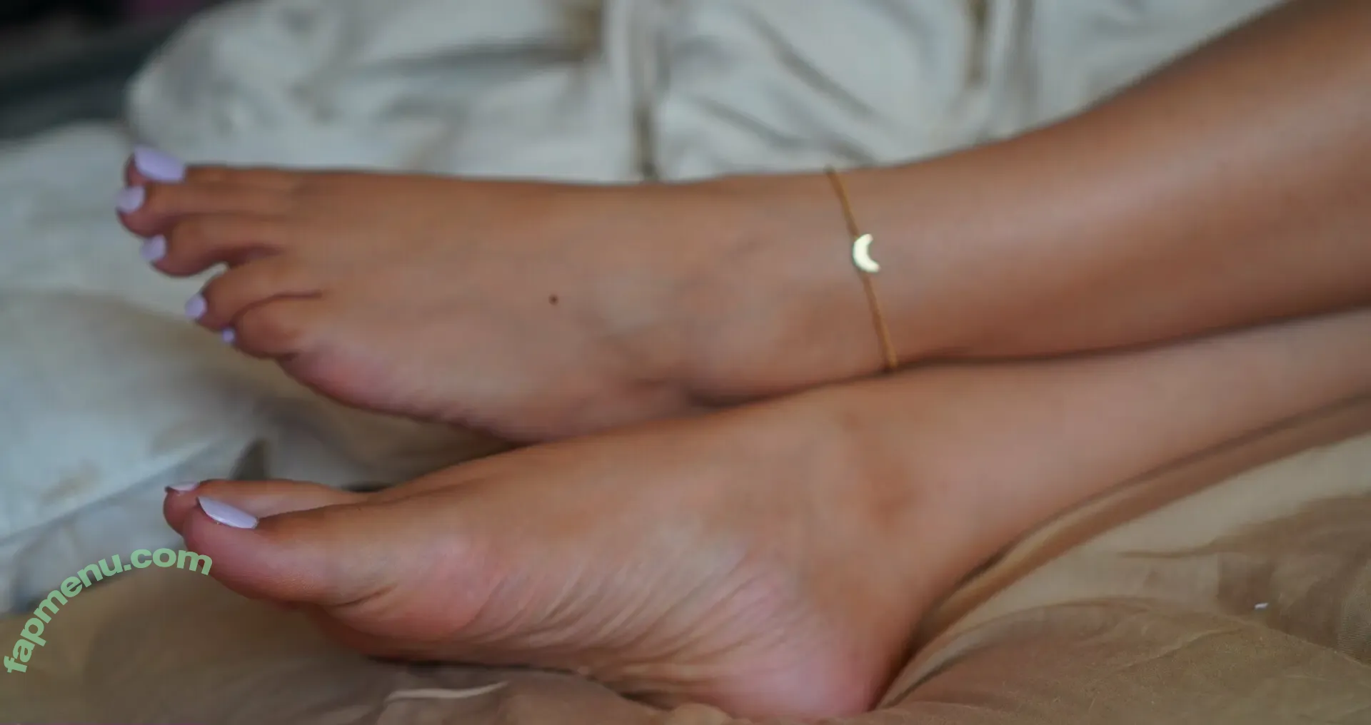 artistefeet nude photo #0031 (artiste.feet)