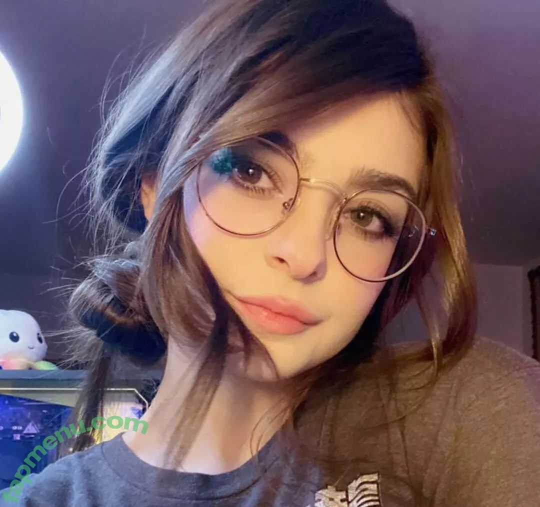 Aruuu nude photo #0454 ( / DeputyARUUU / malachitexd)