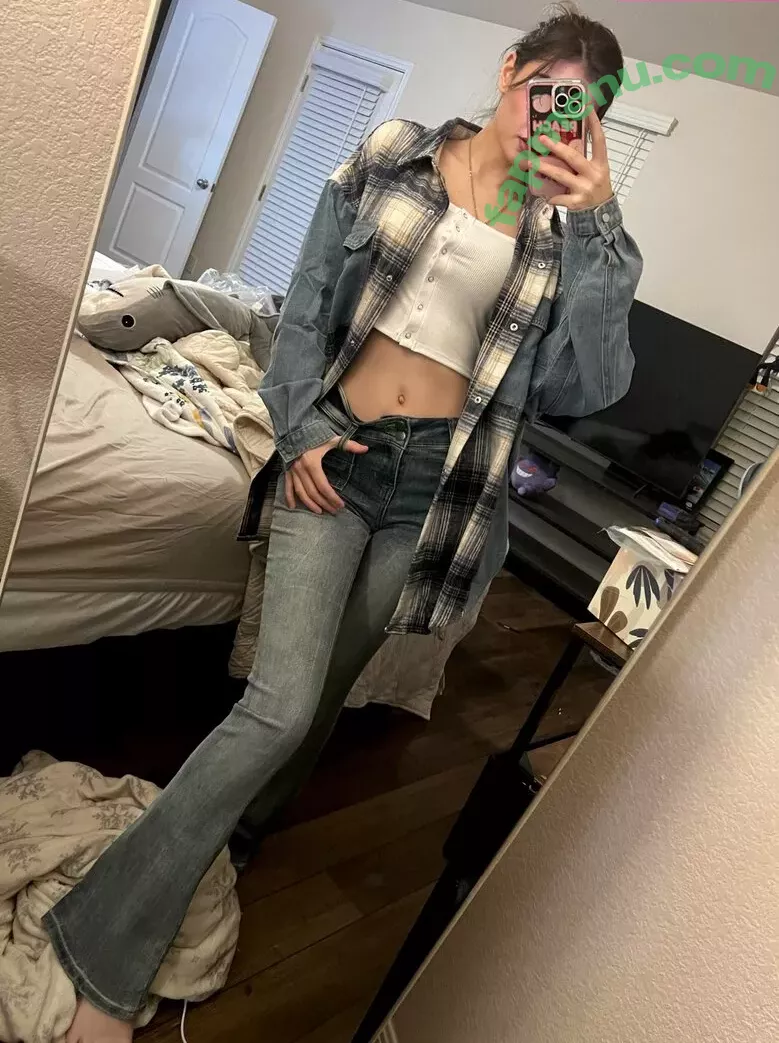 Aruuu nude photo #0458 ( / DeputyARUUU / malachitexd)