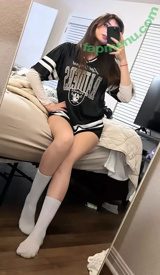 Aruuu nude photo #0500 ( / DeputyARUUU / malachitexd)