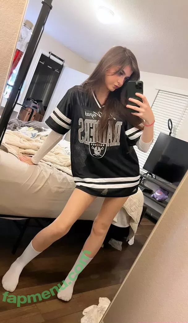 Aruuu nude photo #0501 ( / DeputyARUUU / malachitexd)