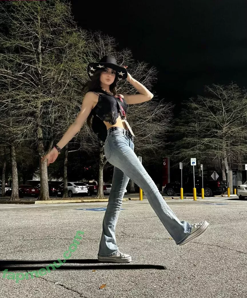 Aruuu nude photo #0554 ( / DeputyARUUU / malachitexd)