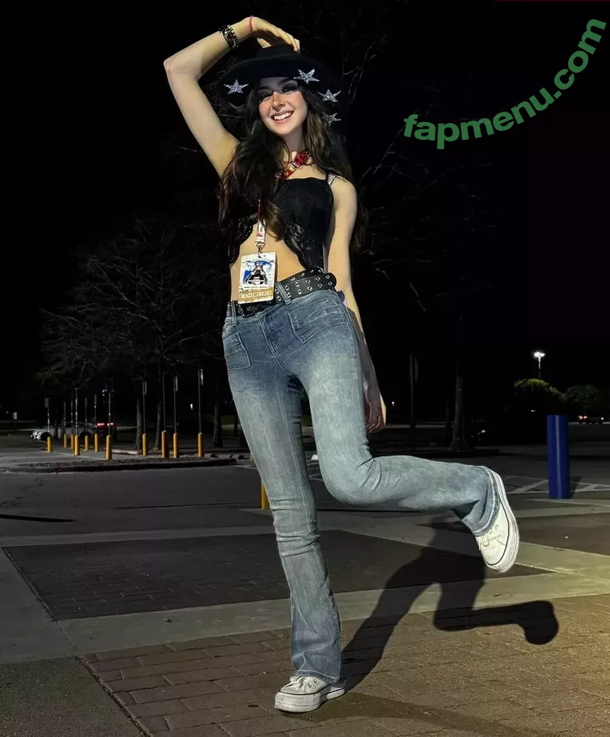 Aruuu nude photo #0557 ( / DeputyARUUU / malachitexd)