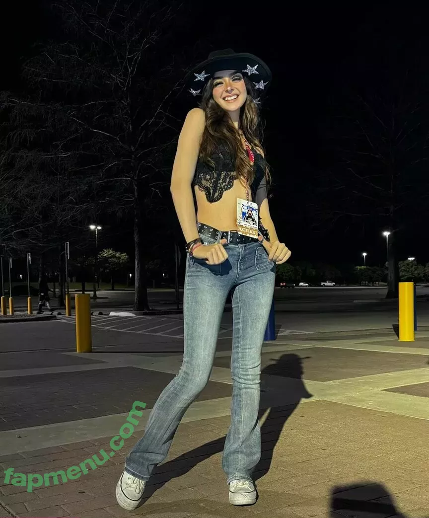 Aruuu nude photo #0558 ( / DeputyARUUU / malachitexd)