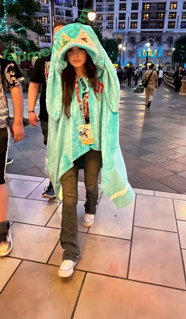 Aruuu nude photo #0562 ( / DeputyARUUU / malachitexd)