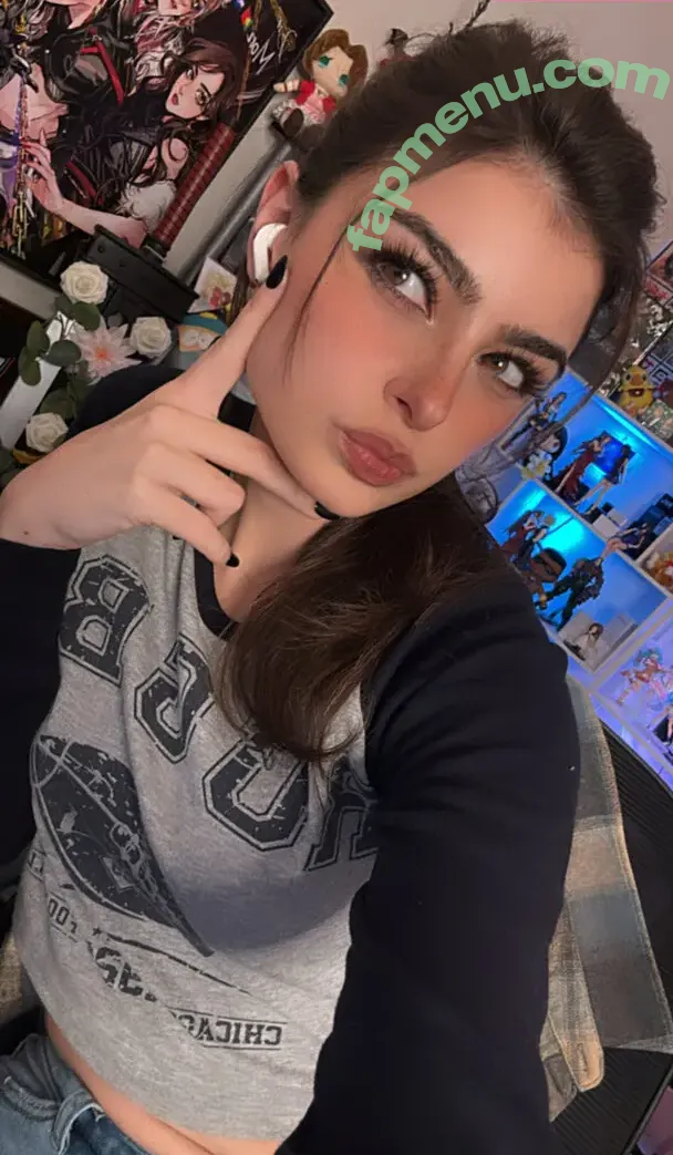 Aruuu nude photo #1250 ( / DeputyARUUU / malachitexd)