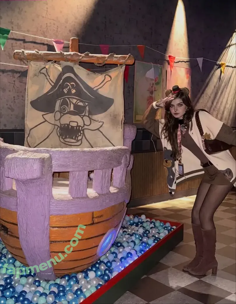 Aruuu nude photo #1505 ( / DeputyARUUU / malachitexd)