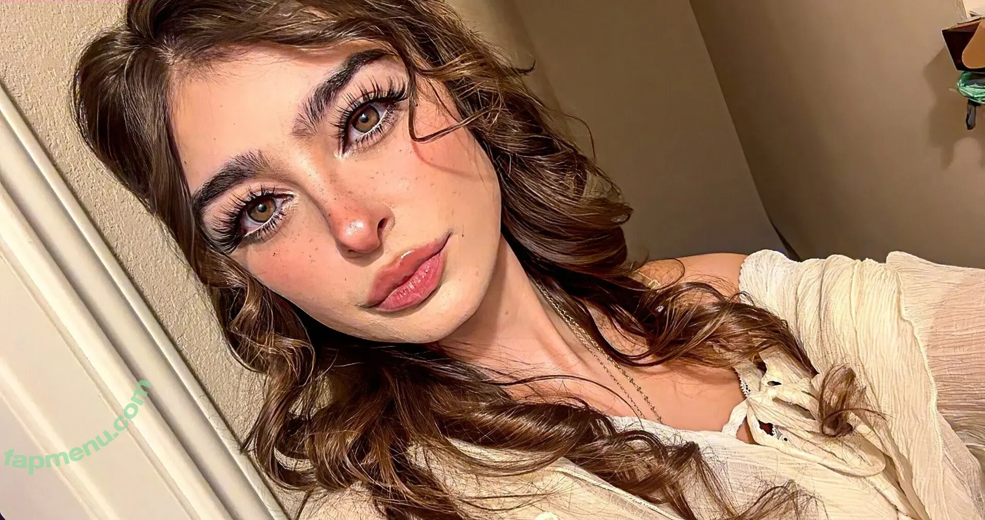 Aruuu nude photo #1536 ( / DeputyARUUU / malachitexd)