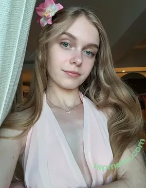  nude photo #0022