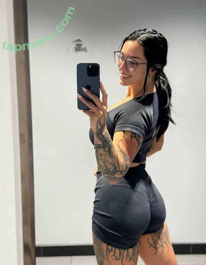 Aryabella nude photo #0261 (OliviaXORose / aryabellax)