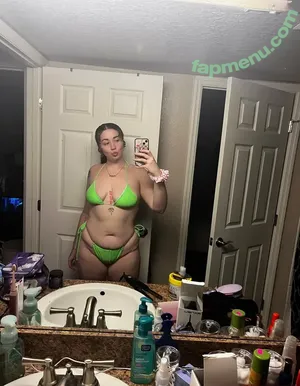 arythick / juicyary nude photo #0006
