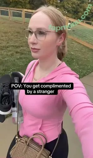 Ash.e.e / freckledbabe nude photo #0039