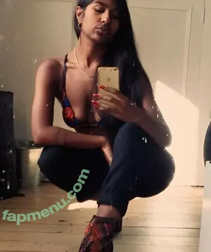 Ash Sarkar / ayocaesar nude photo #0003