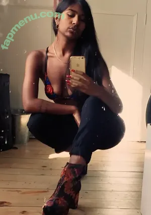 Ash Sarkar / ayocaesar nude photo #0020